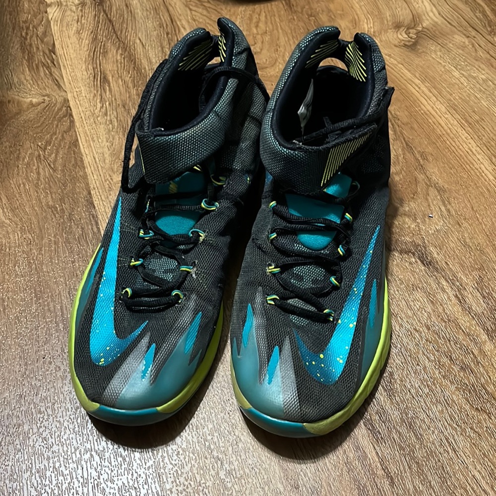 Nike 630913-010 Zoom Hyperrev size 12